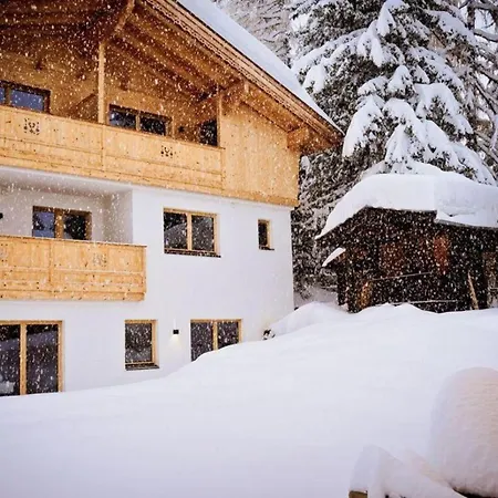 Zillertal Arena 3 *